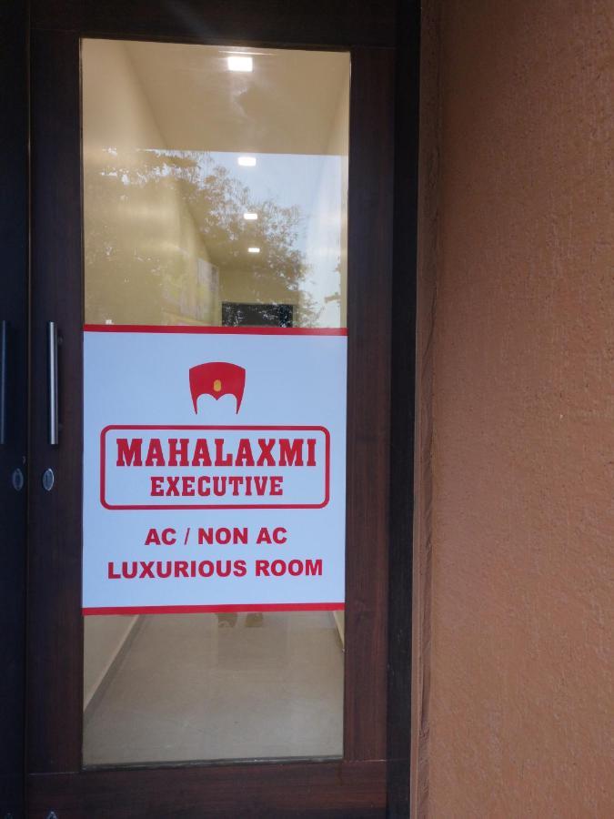 戈尔哈布尔 Mahalaxmi Executive酒店 外观 照片